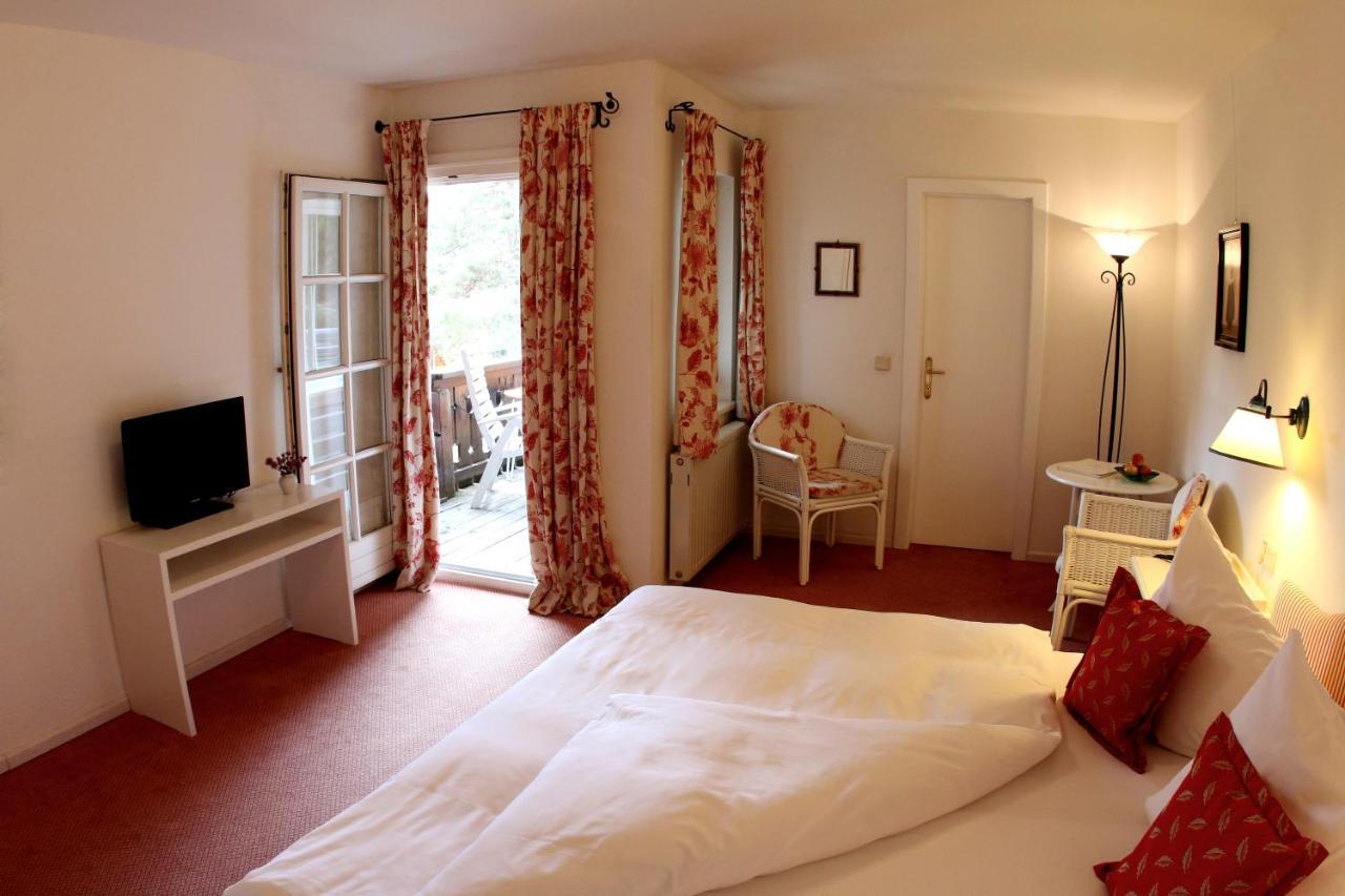 Seehotel Enzian Weissensee Exterior photo